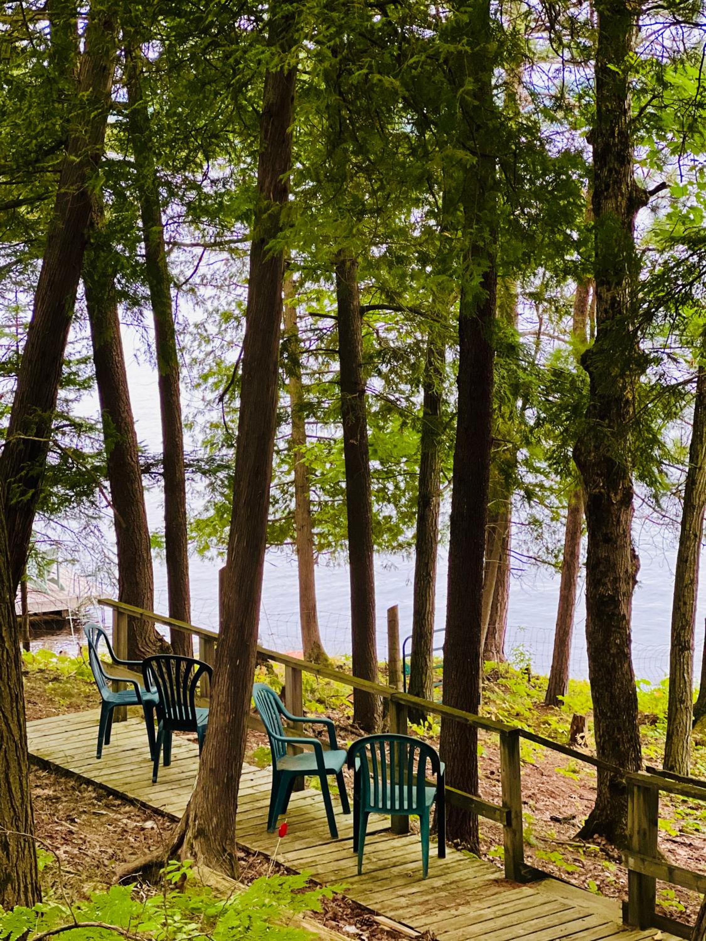 Birkswyld waterfront cottage Mary Lake