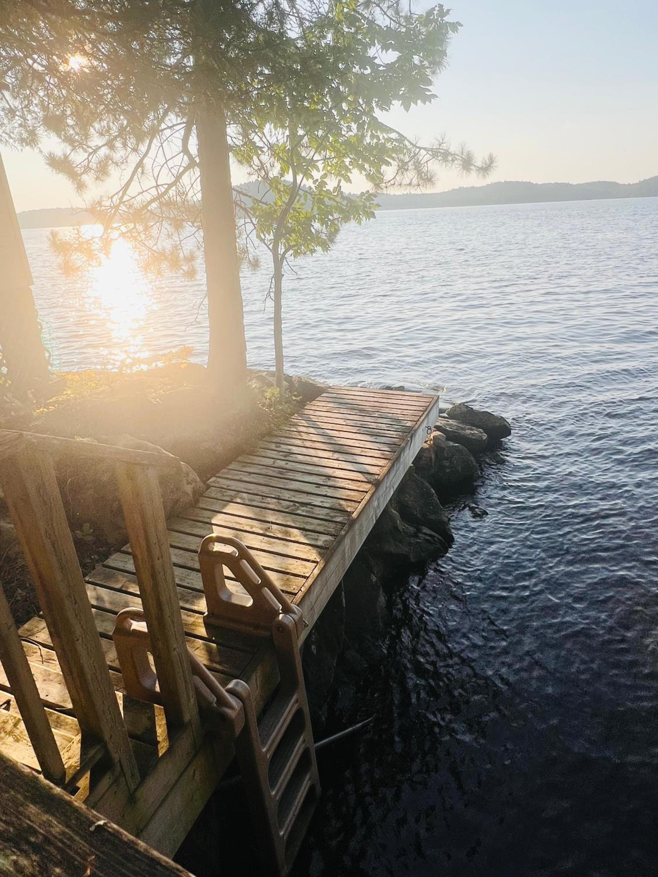Birkswyld waterfront cottage Mary Lake