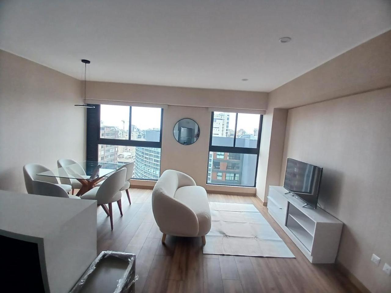 BRAND NEW BEDROOMS near the heart of MIraflores view 5