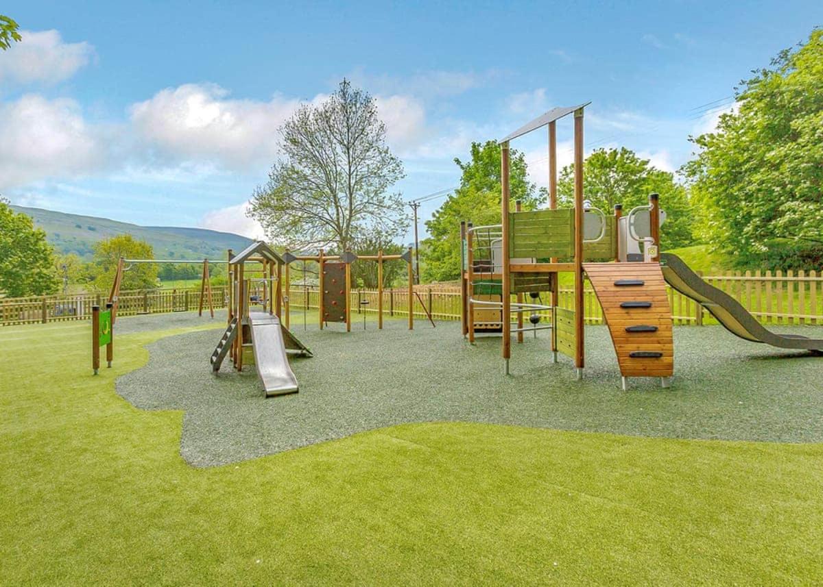 Aysgarth Lodges