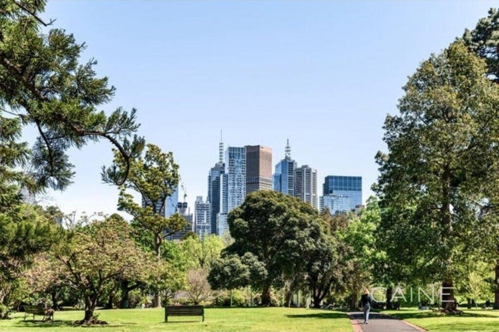 Regents Gate 53
