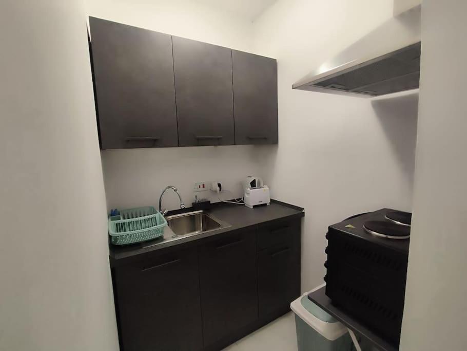 Studio apartment with AC in Msida view 5