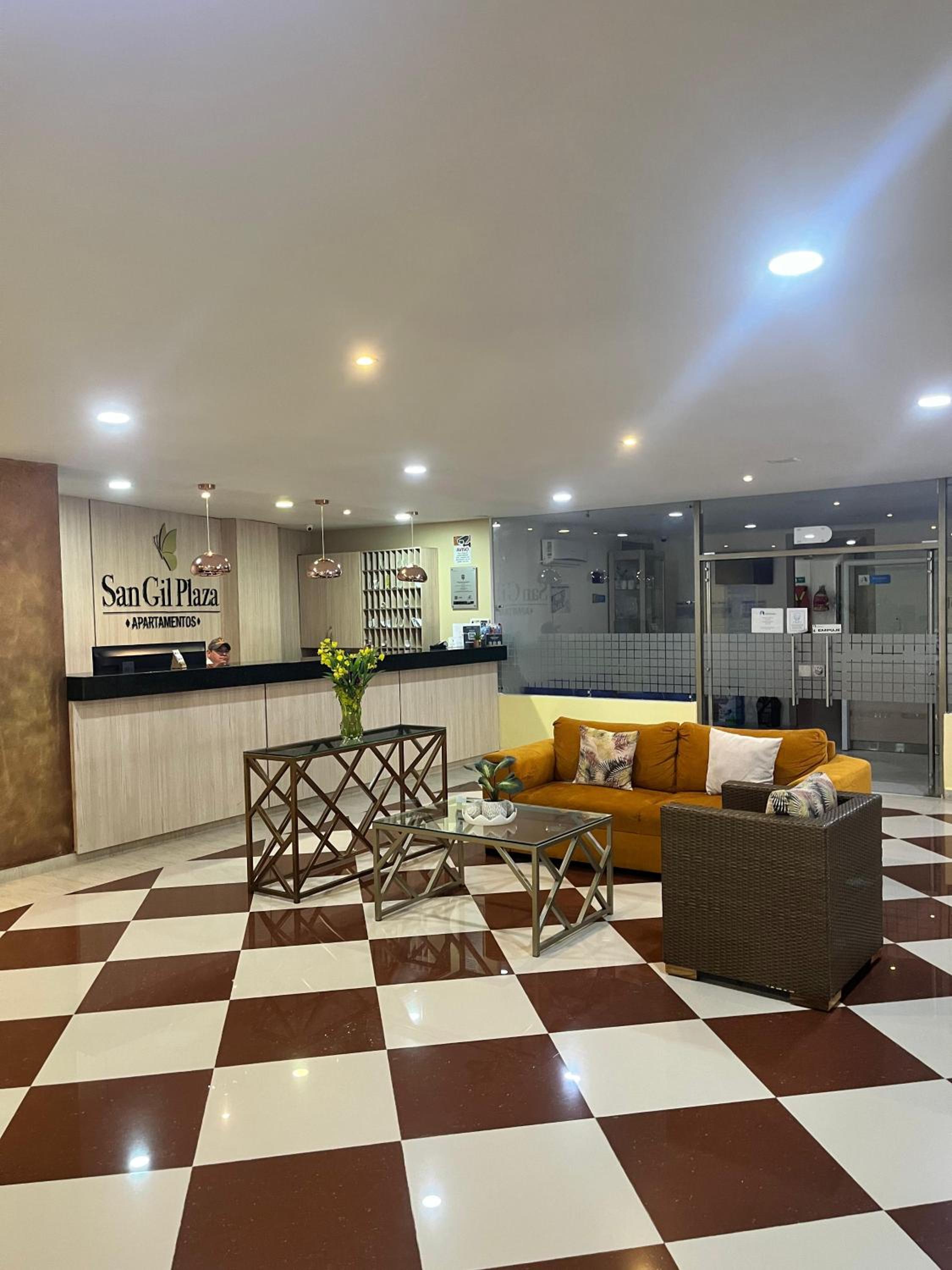 Apartamento lujoso CC San Gil Plaza
