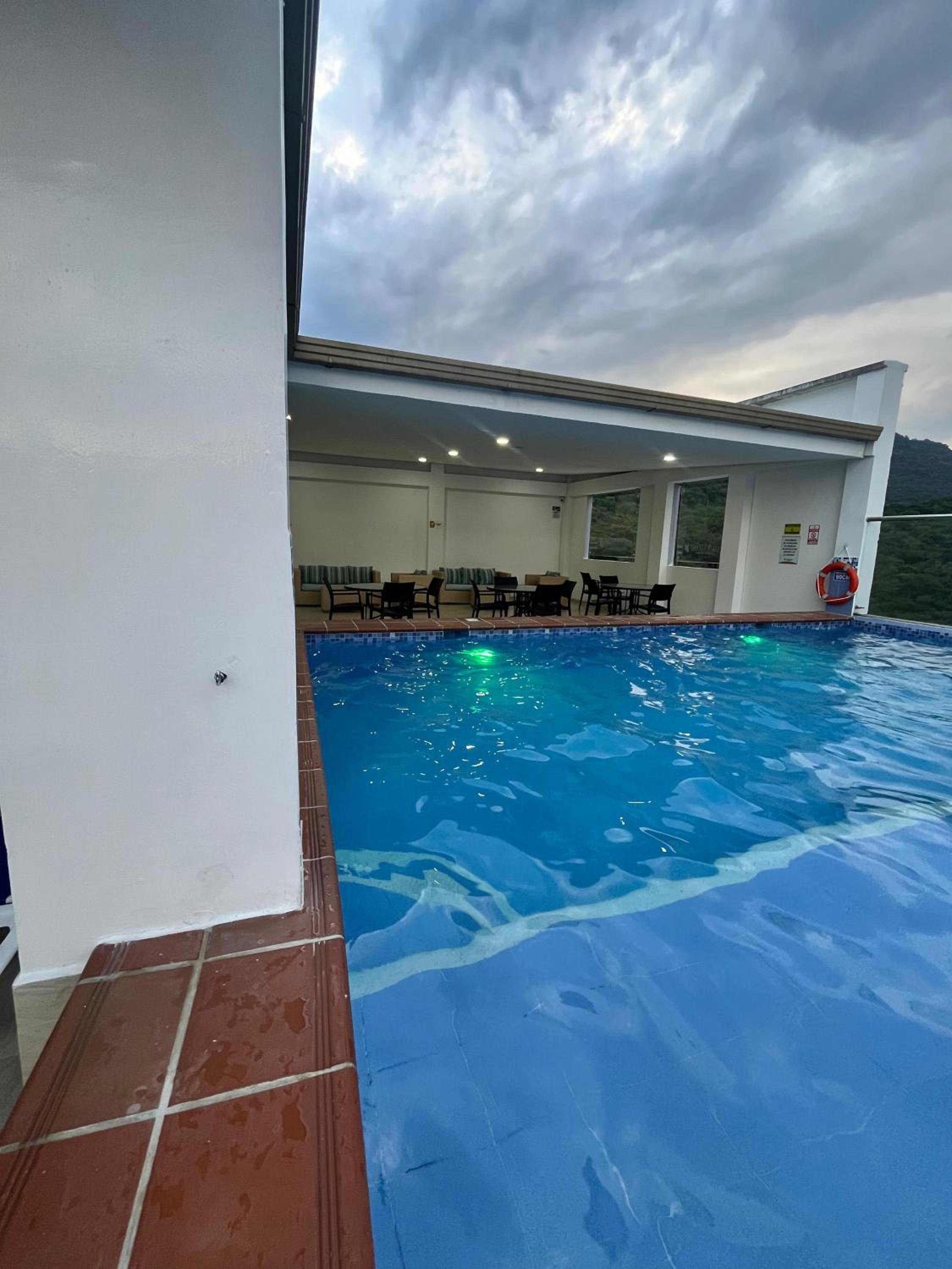 Apartamento lujoso CC San Gil Plaza