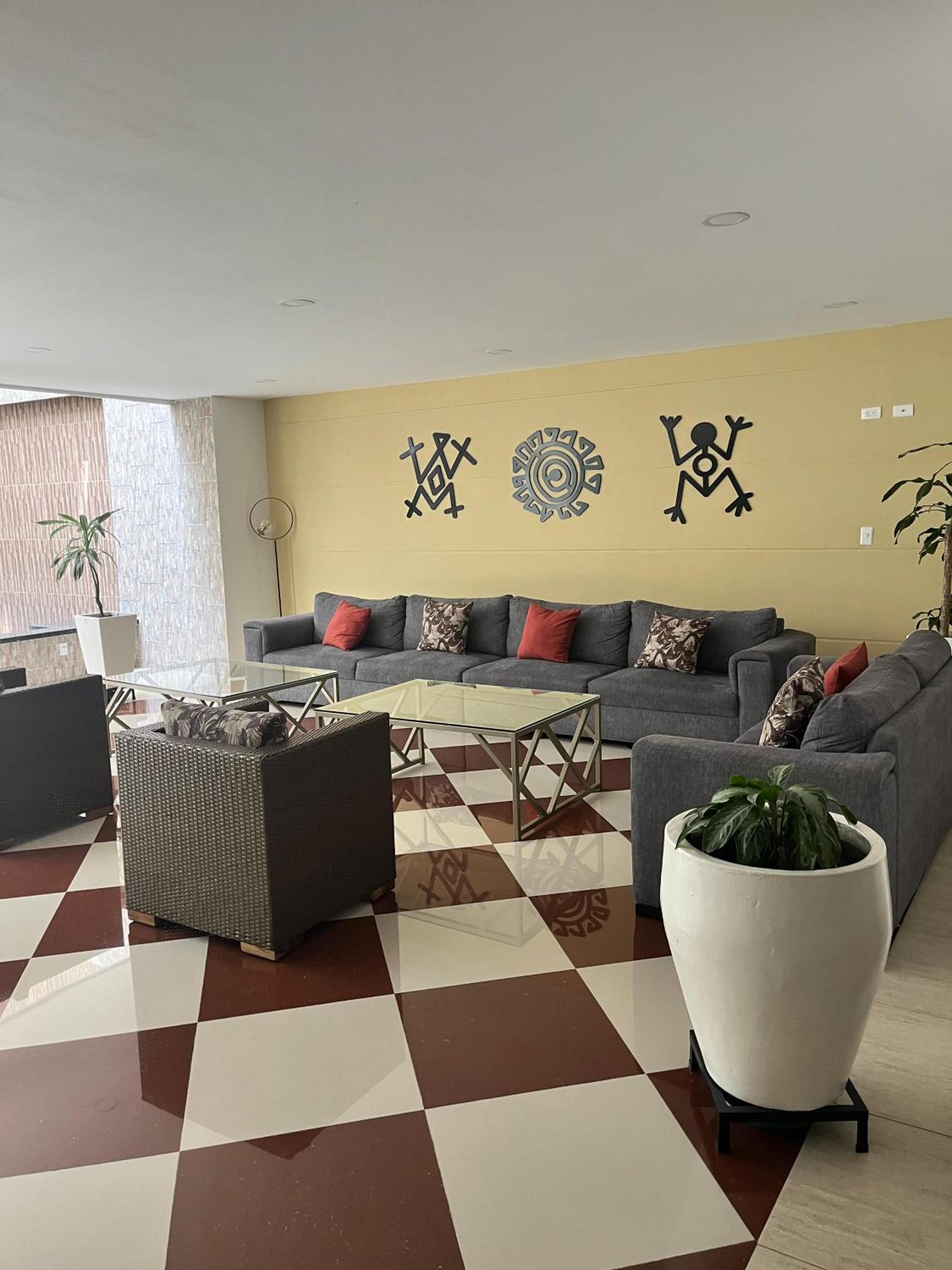 Apartamento lujoso CC San Gil Plaza
