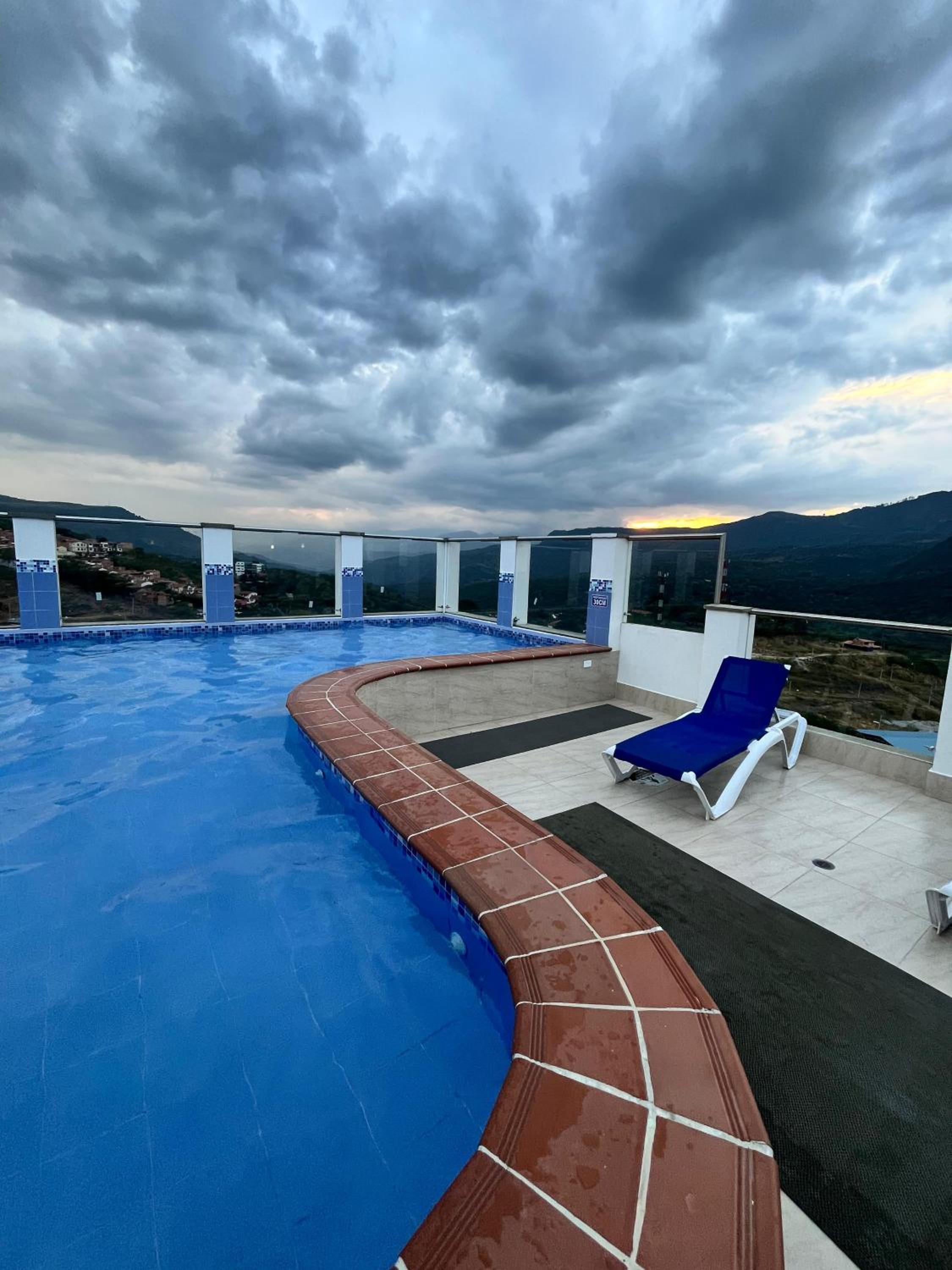 Apartamento lujoso CC San Gil Plaza