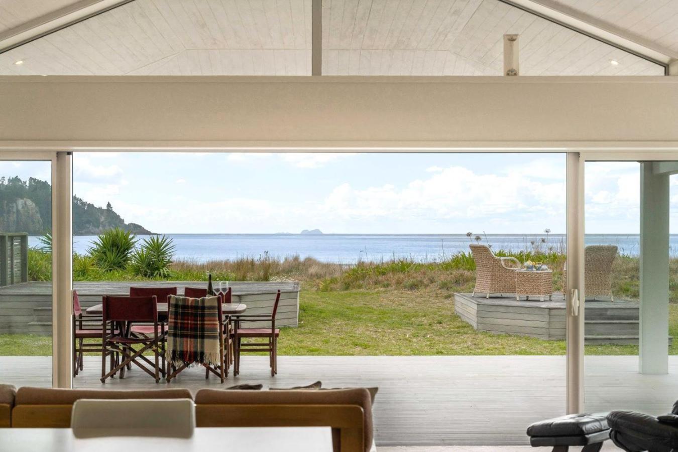 Seaview Escape - Beachfront Home