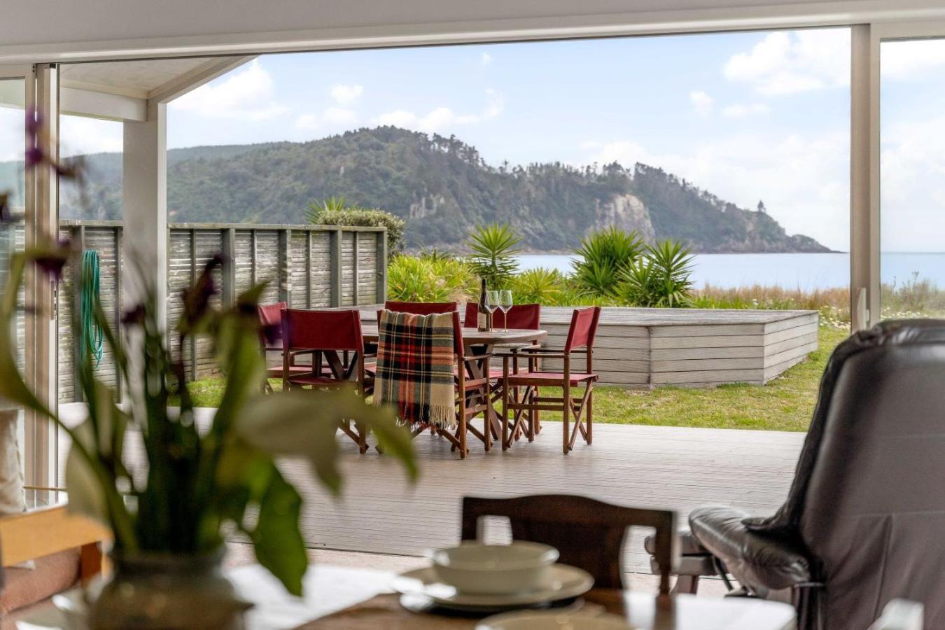 Seaview Escape - Beachfront Home