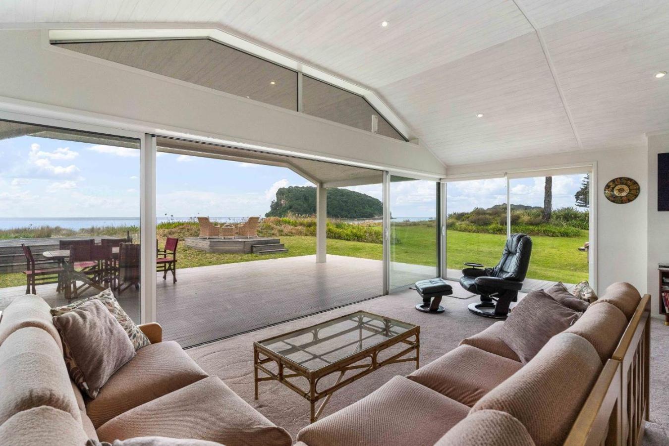 Seaview Escape - Beachfront Home
