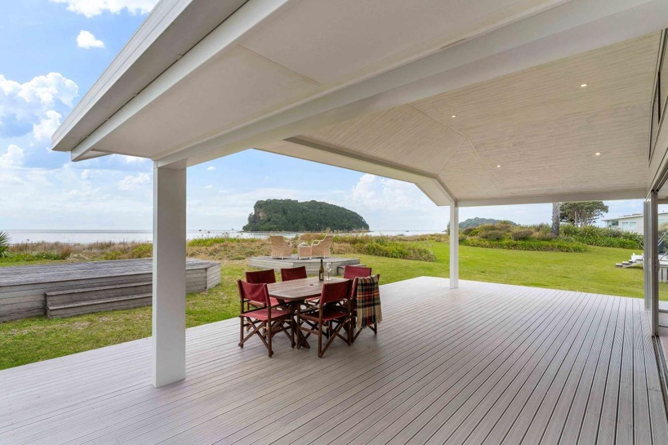 Seaview Escape - Beachfront Home