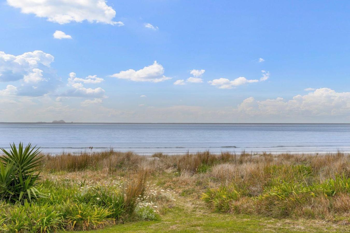 Seaview Escape - Beachfront Home