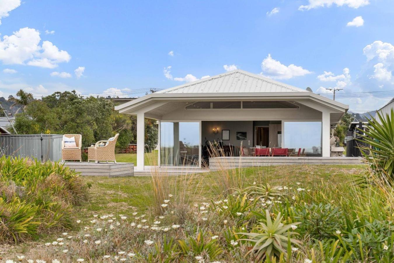 Seaview Escape - Beachfront Home