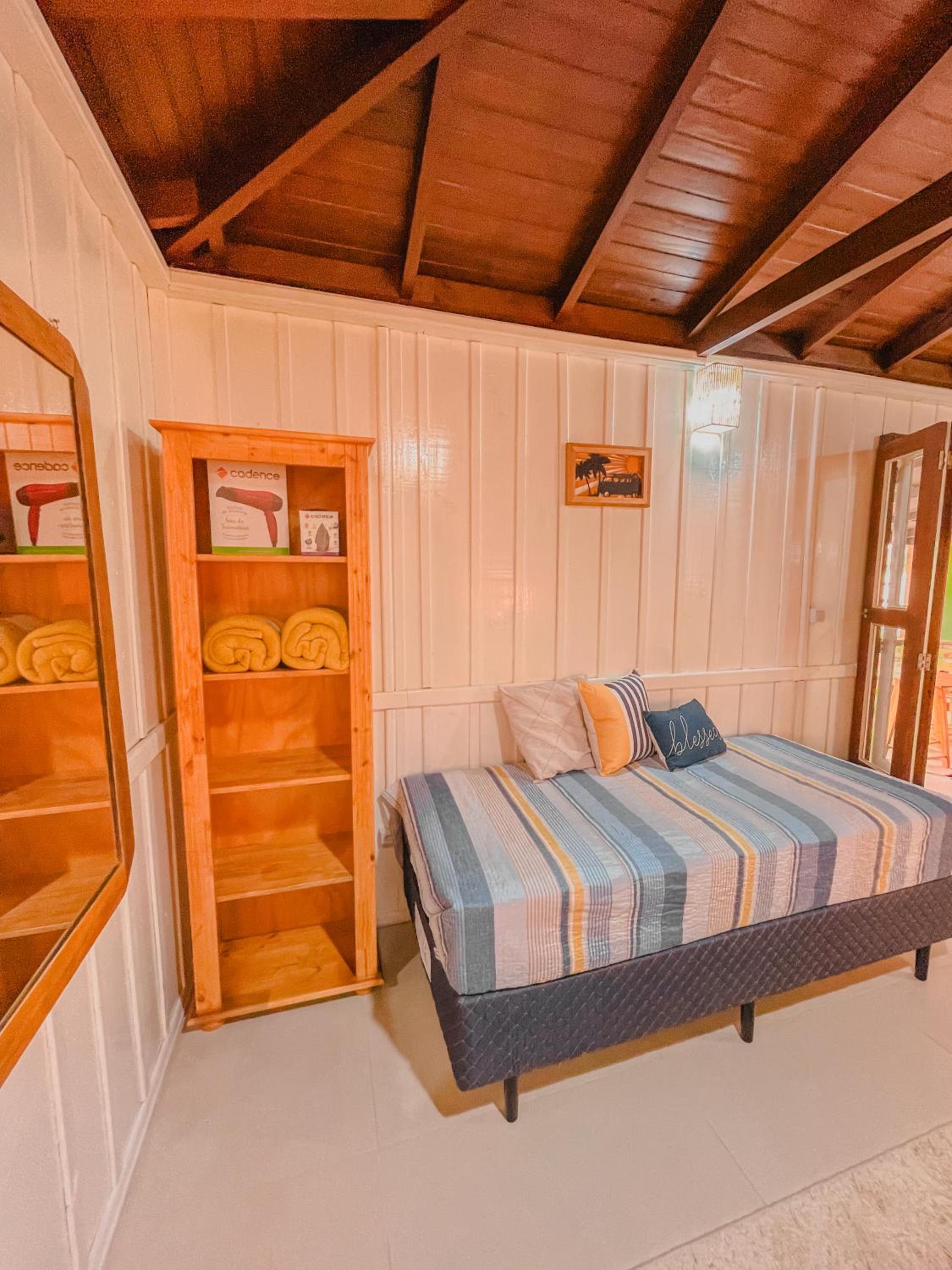 Shangri La Casas e Studios