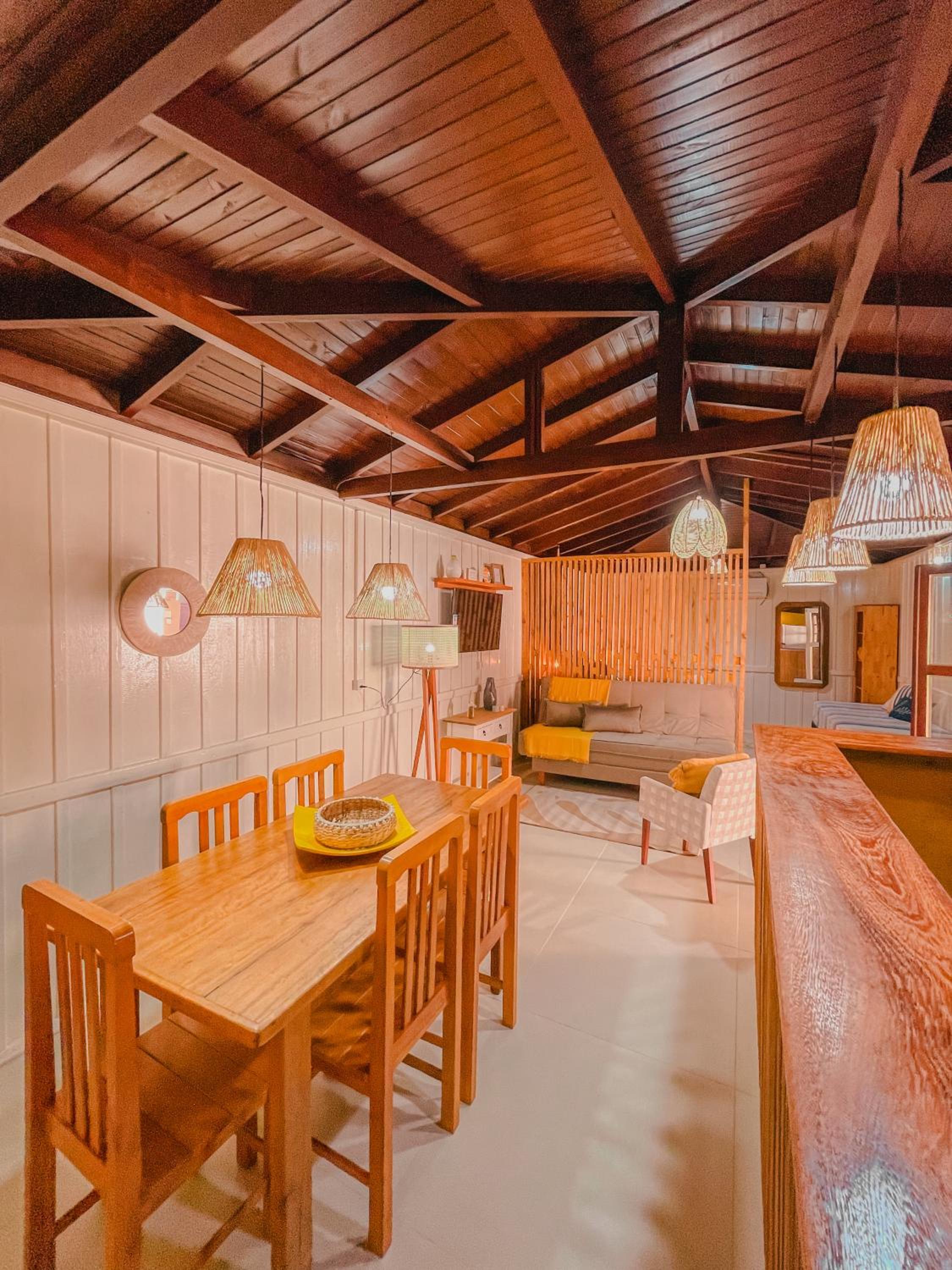 Shangri La Casas e Studios