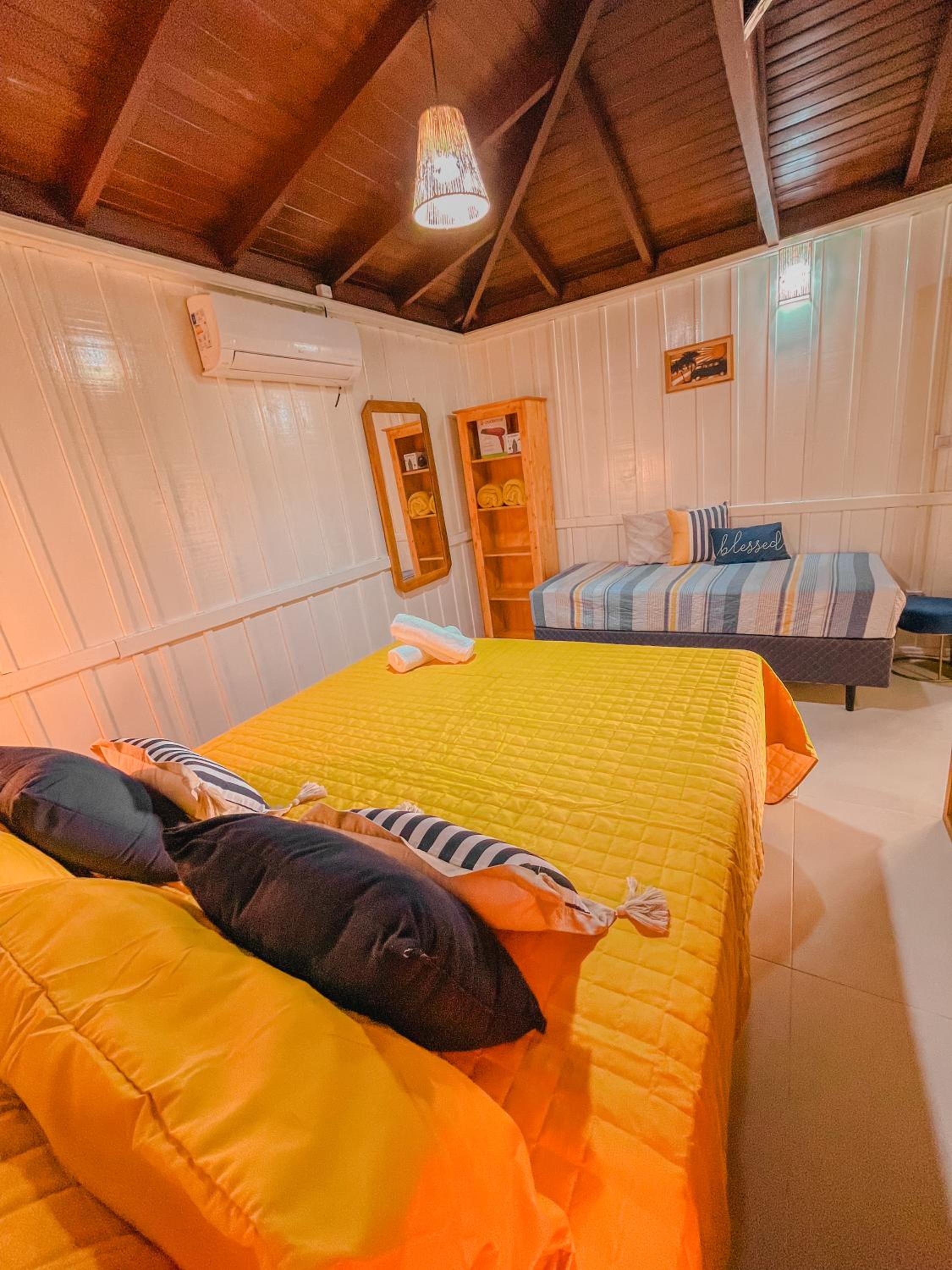 Shangri La Casas e Studios