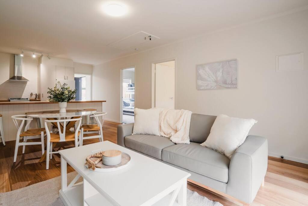 50m Walk to River , Pet Friendly, Spacious