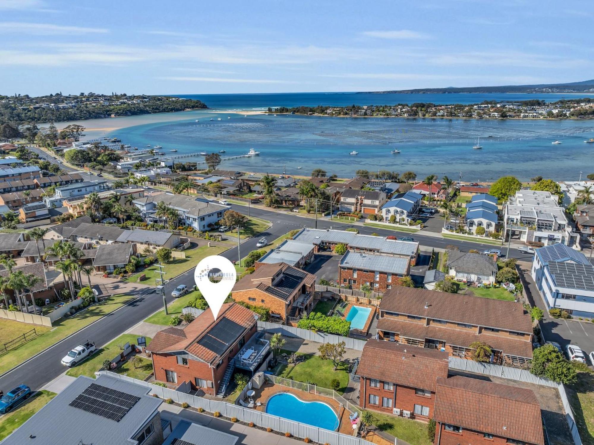 Harbour Lights - townside with a pool