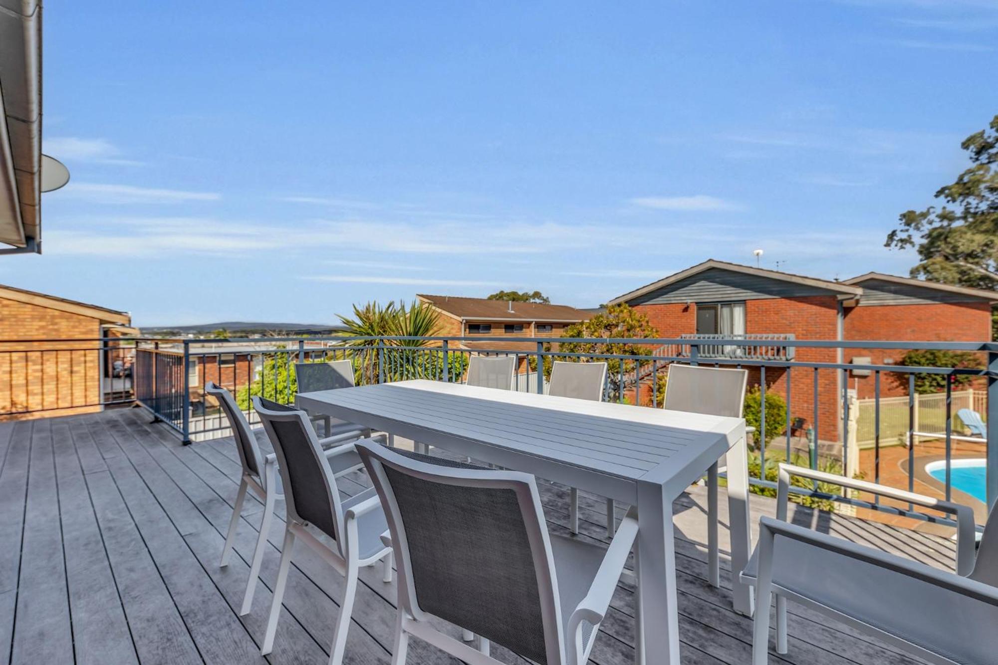 Harbour Lights - townside with a pool