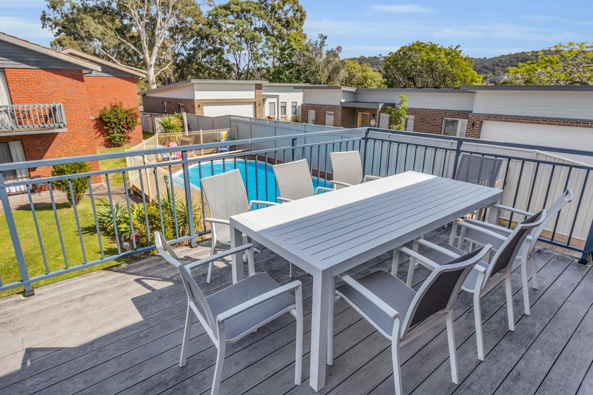 Harbour Lights - townside with a pool