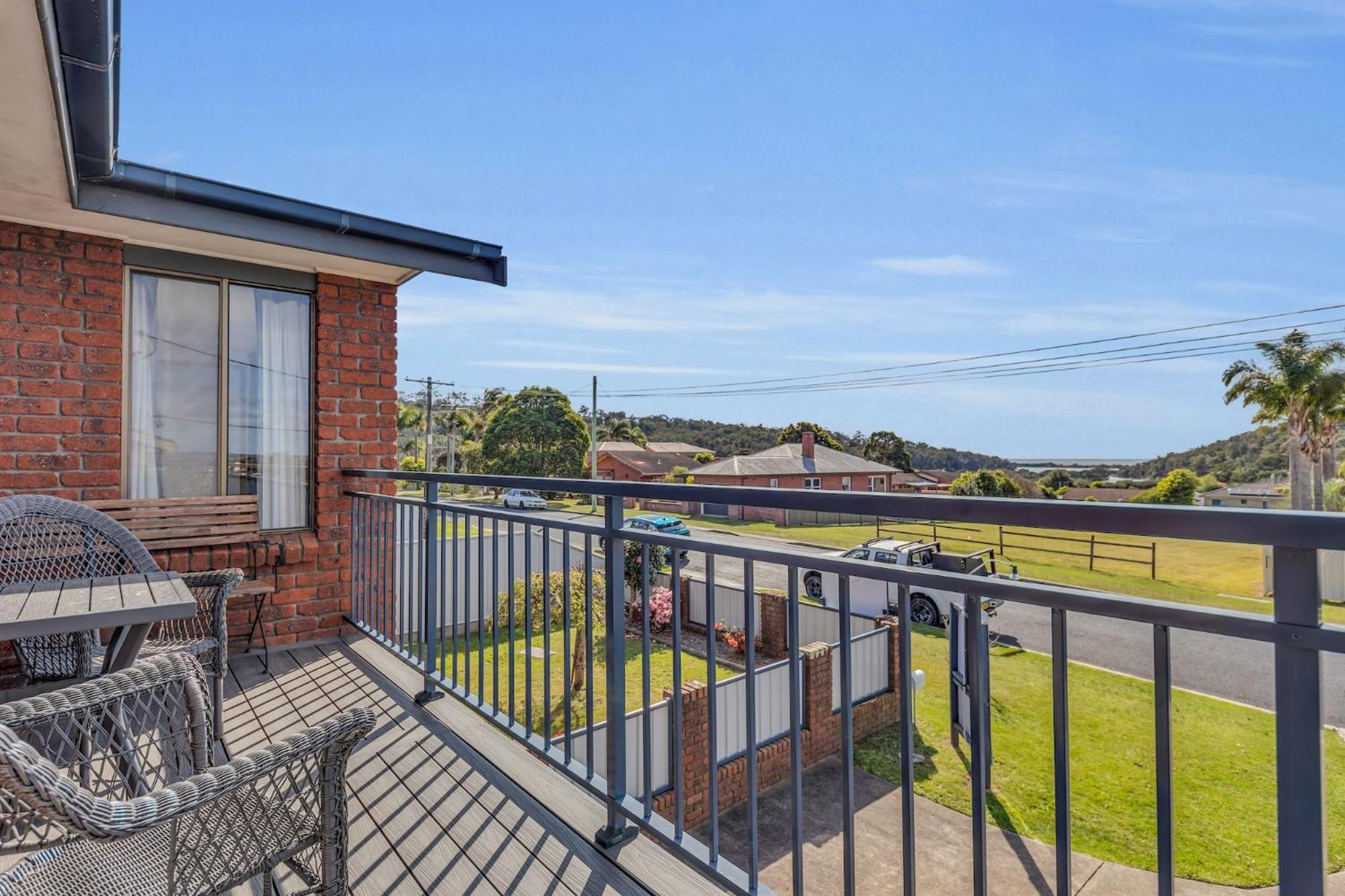 Harbour Lights - townside with a pool