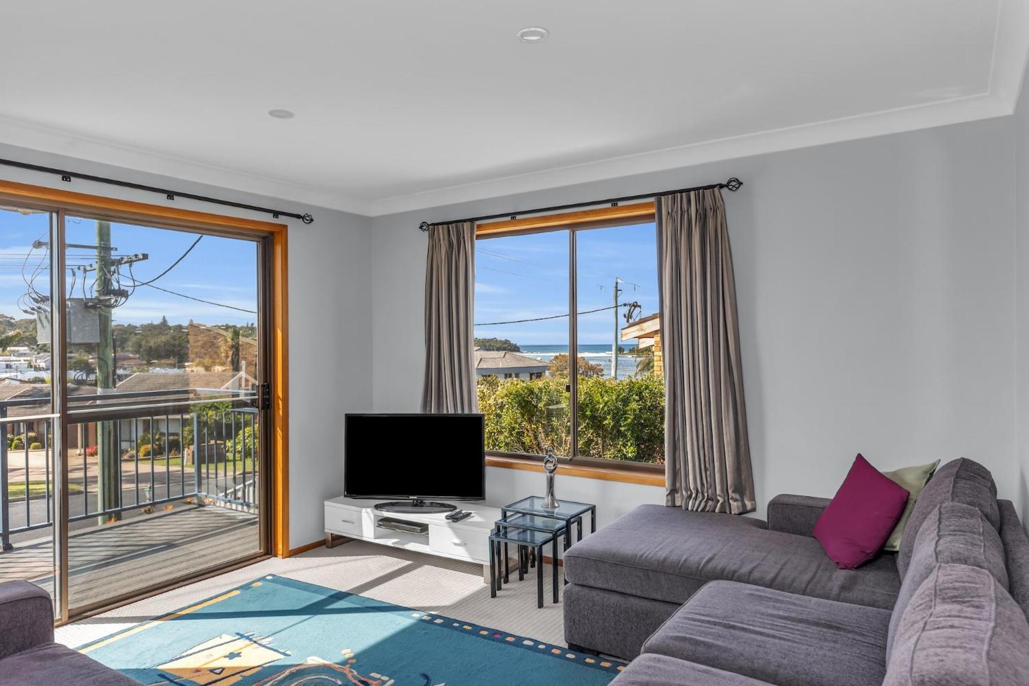 Harbour Lights - townside with a pool