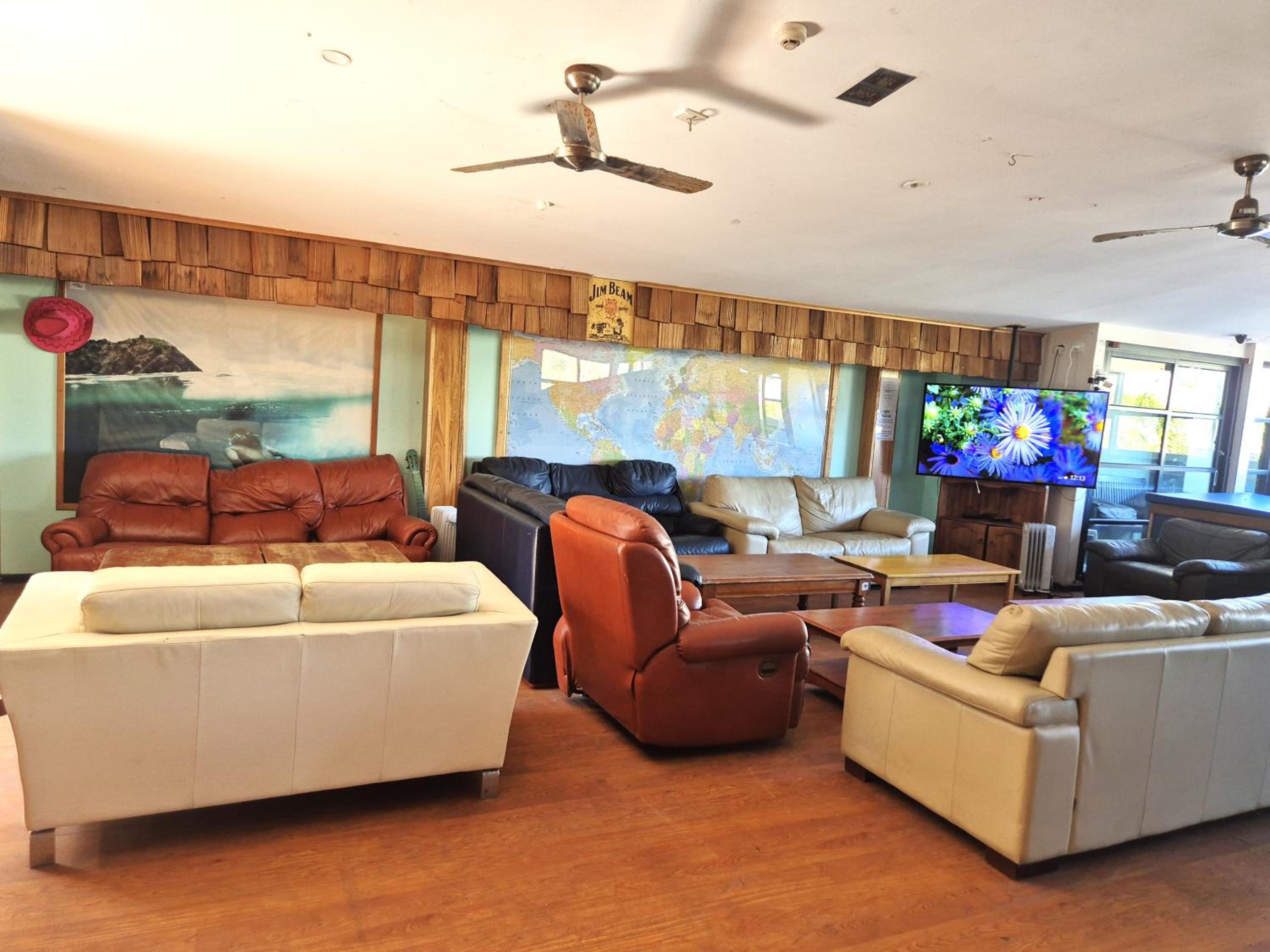 Boardrider Backpackers and Budget Motel