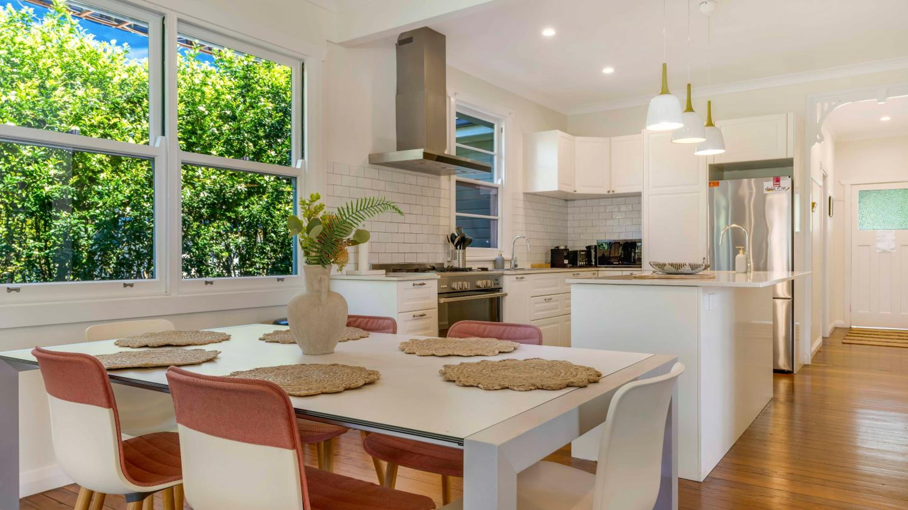 The Pines - Stylish, Brand new home