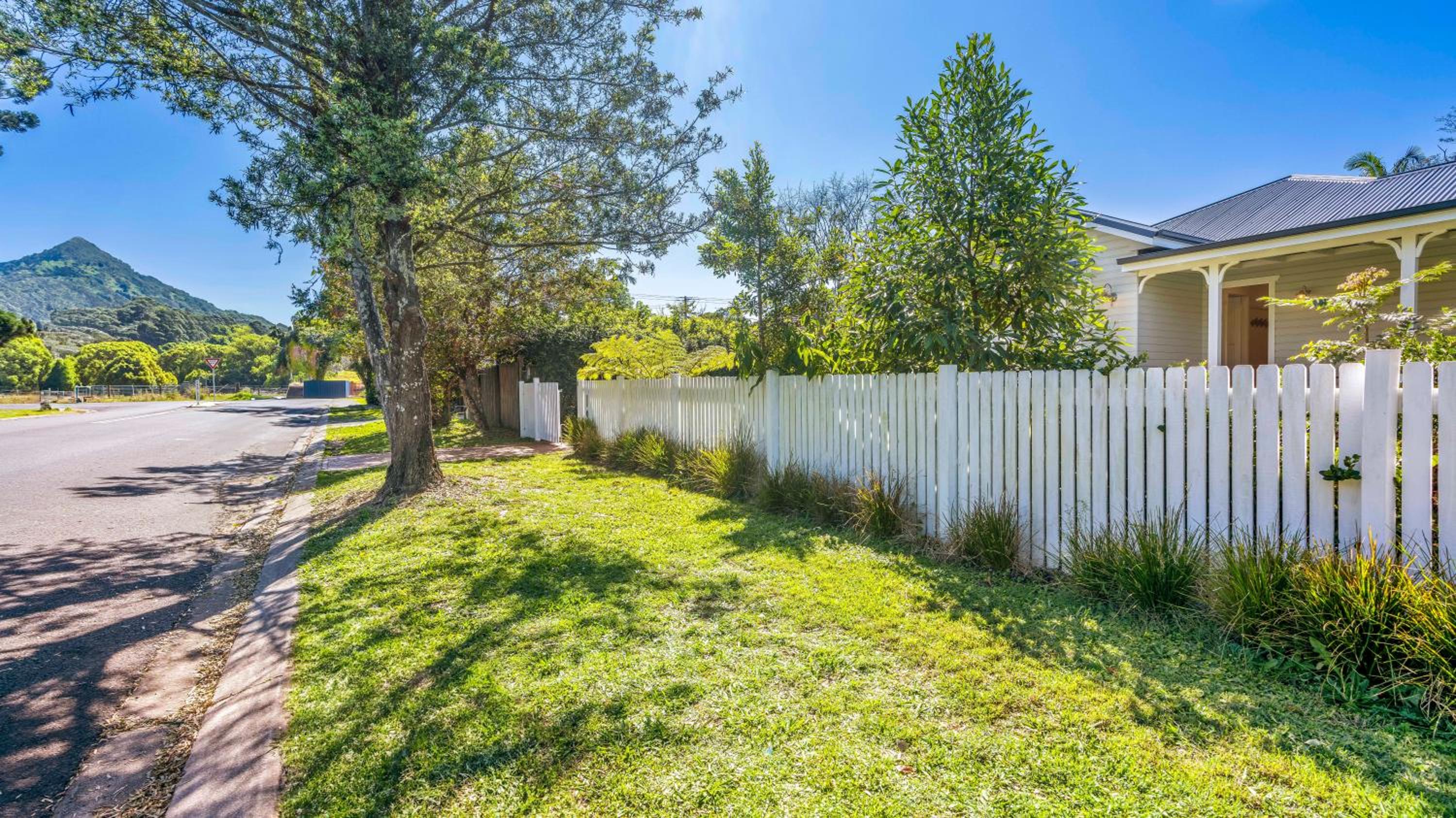 The Pines - Stylish, Brand new home