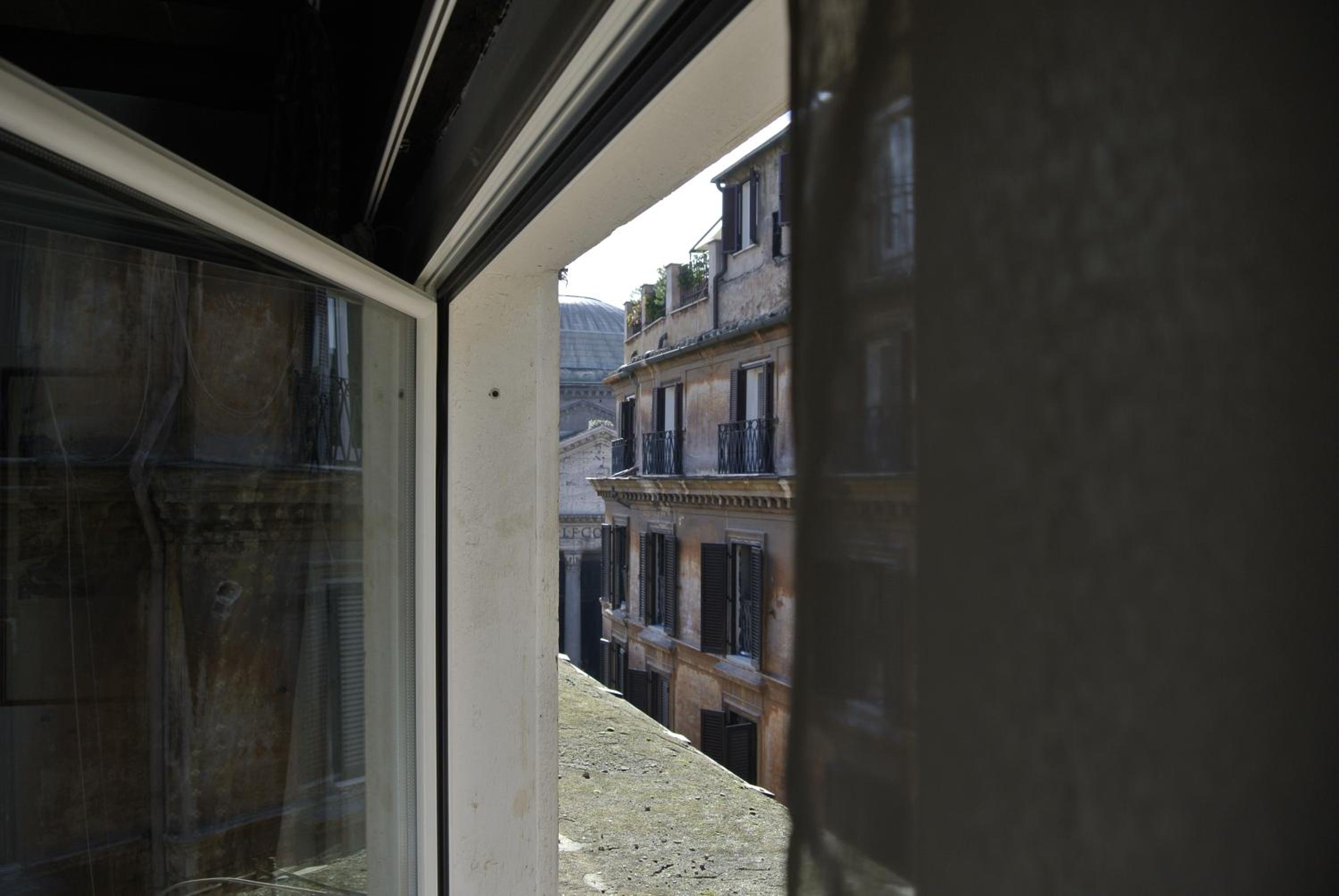 Pantheon Domus Valentino