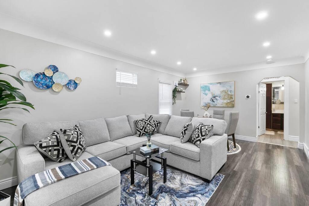 Charming Cozy 2-Bedroom Retreat in South Windsor