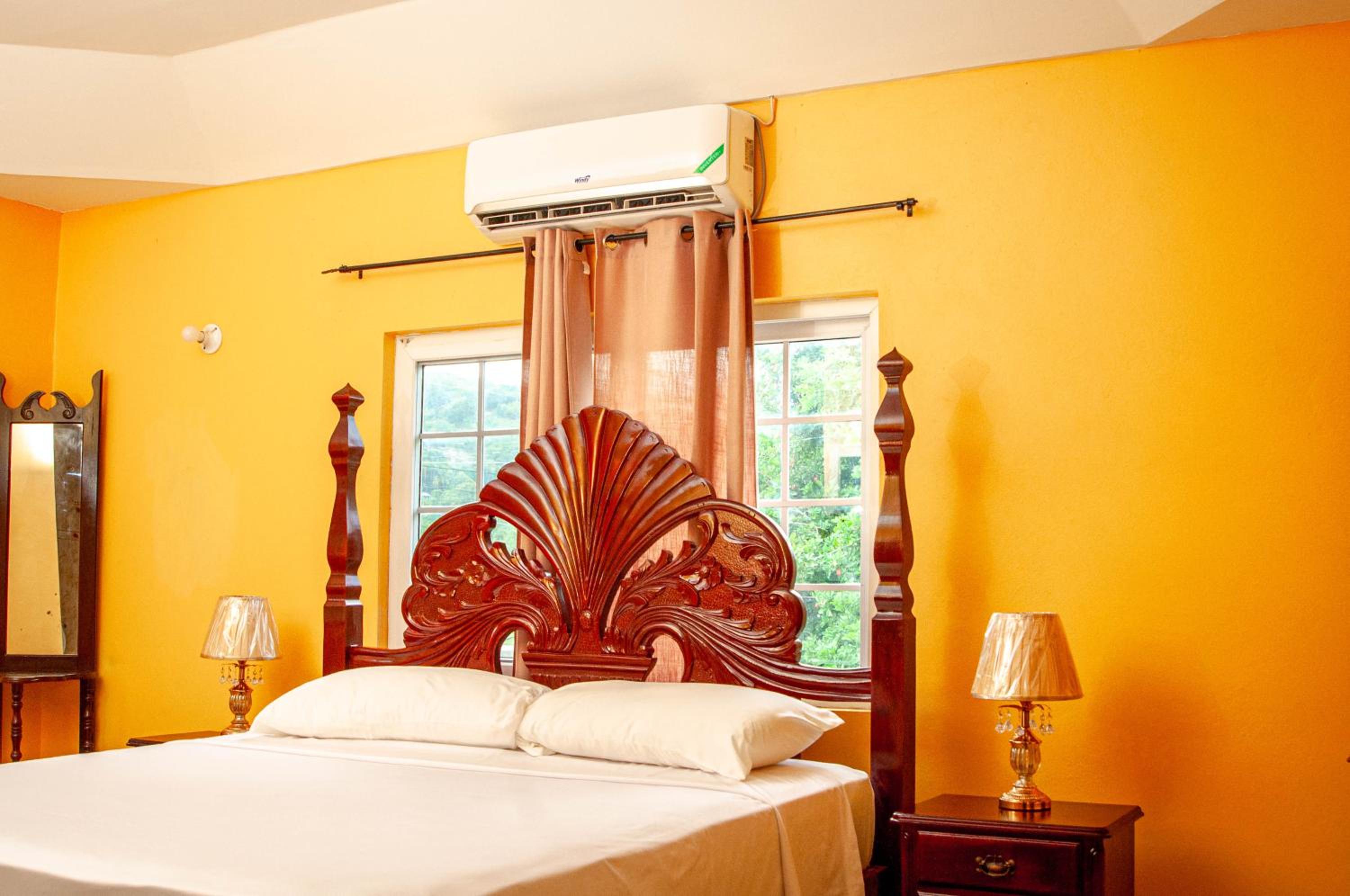 Veronica Homestay Lucea Jamaica