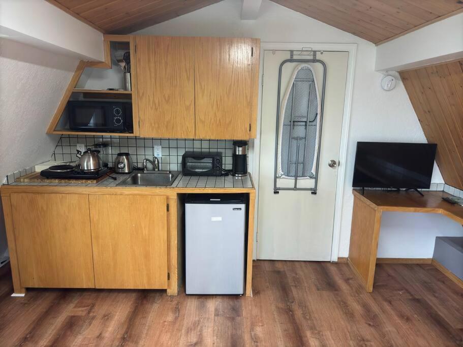 Indian AK Apartment 25 min to Anchorage & Girdwood view 4