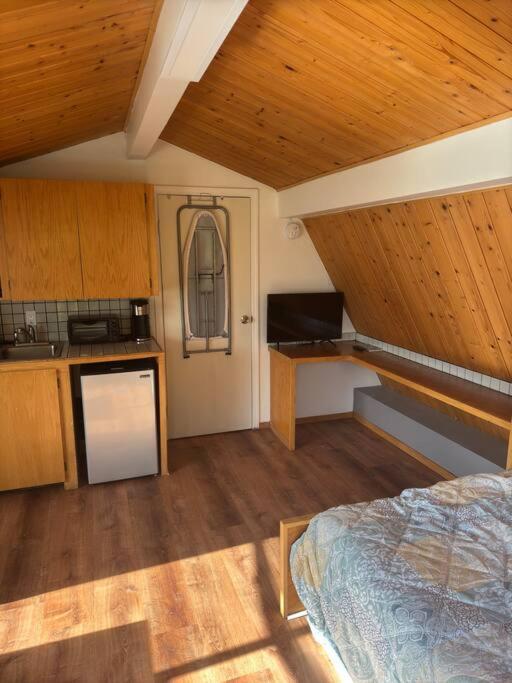 Indian AK Apartment 25 min to Anchorage & Girdwood view 5