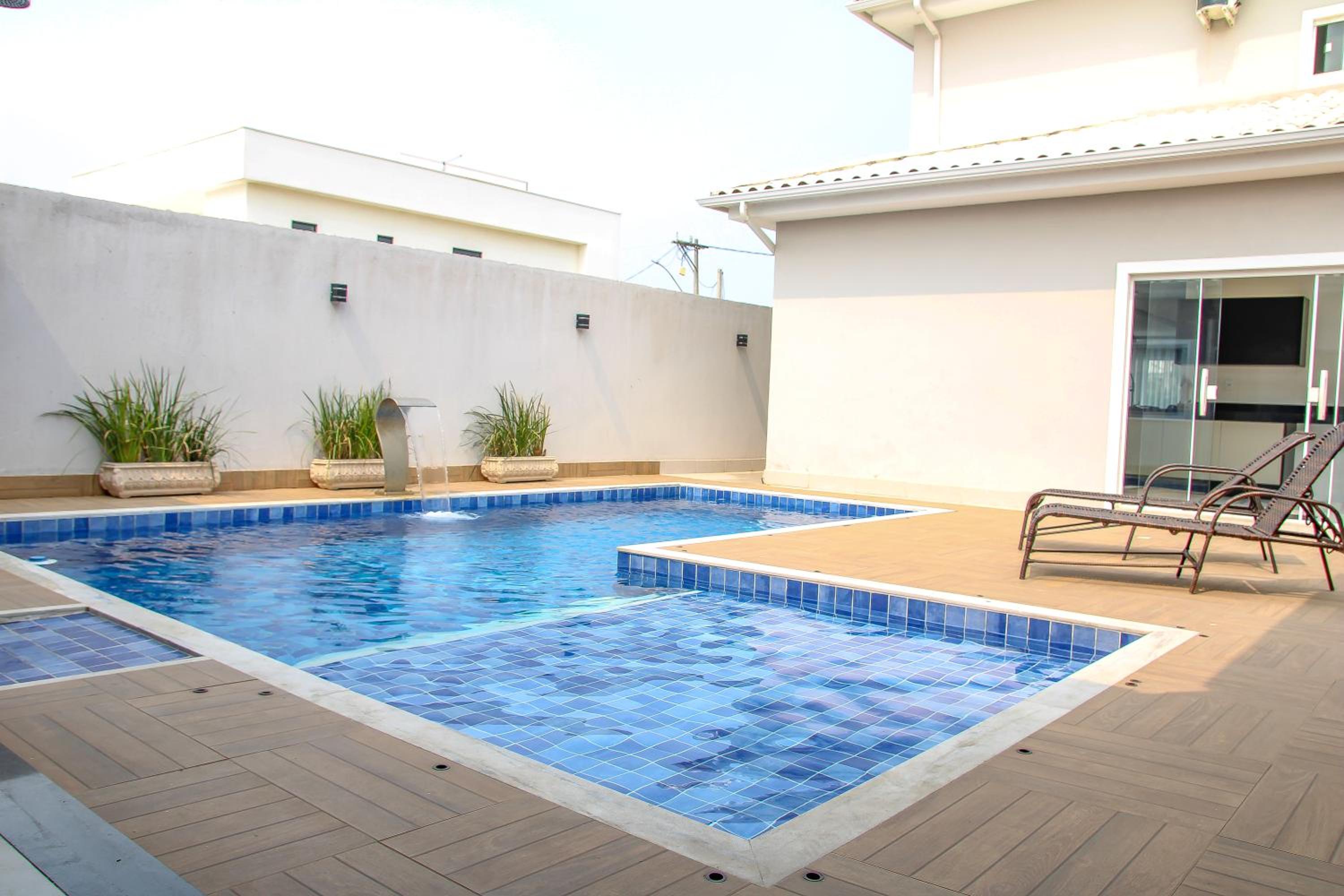 Piscina Aquecida, 5 suítes com ar condicionado, 10km Cabo Frio