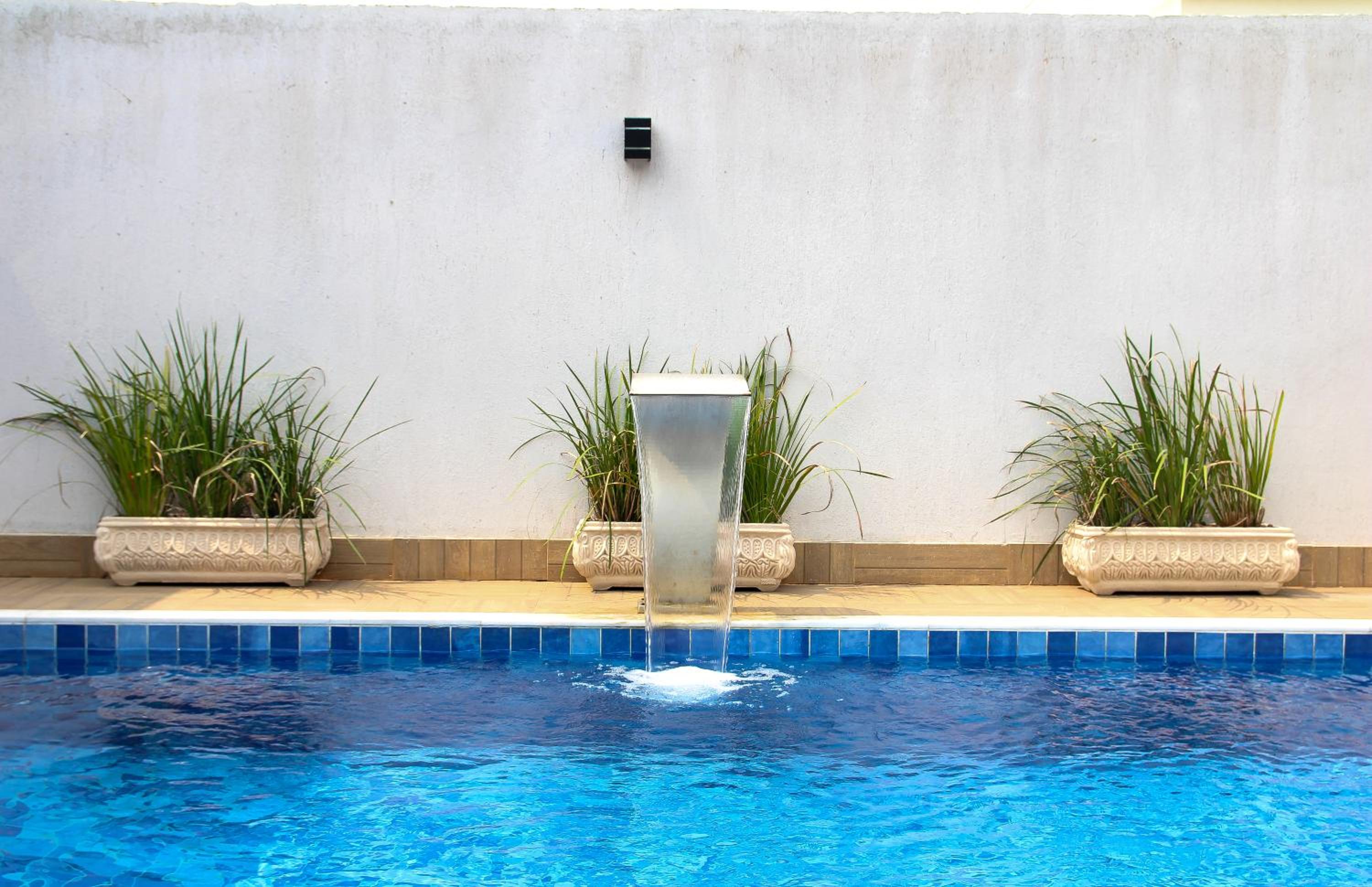 Piscina Aquecida, 5 suítes com ar condicionado, 10km Cabo Frio