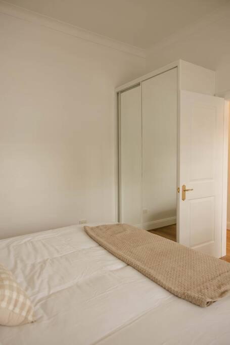 Vida Hamilton - 3 bed, 2 bath kids playground!