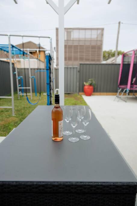 Vida Hamilton - 3 bed, 2 bath kids playground!