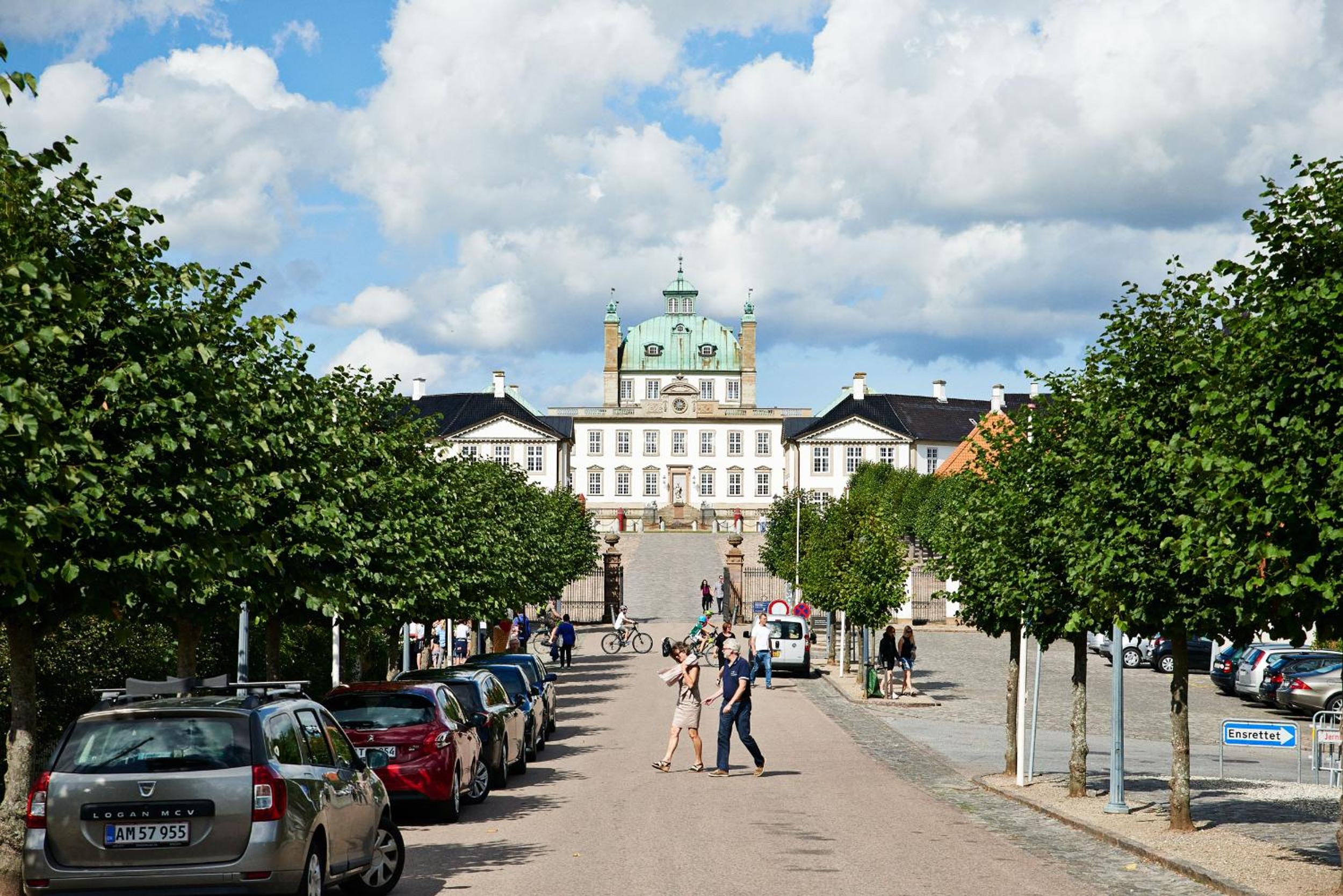 Fredensborg Vandrerhjem, i Kongens baghave