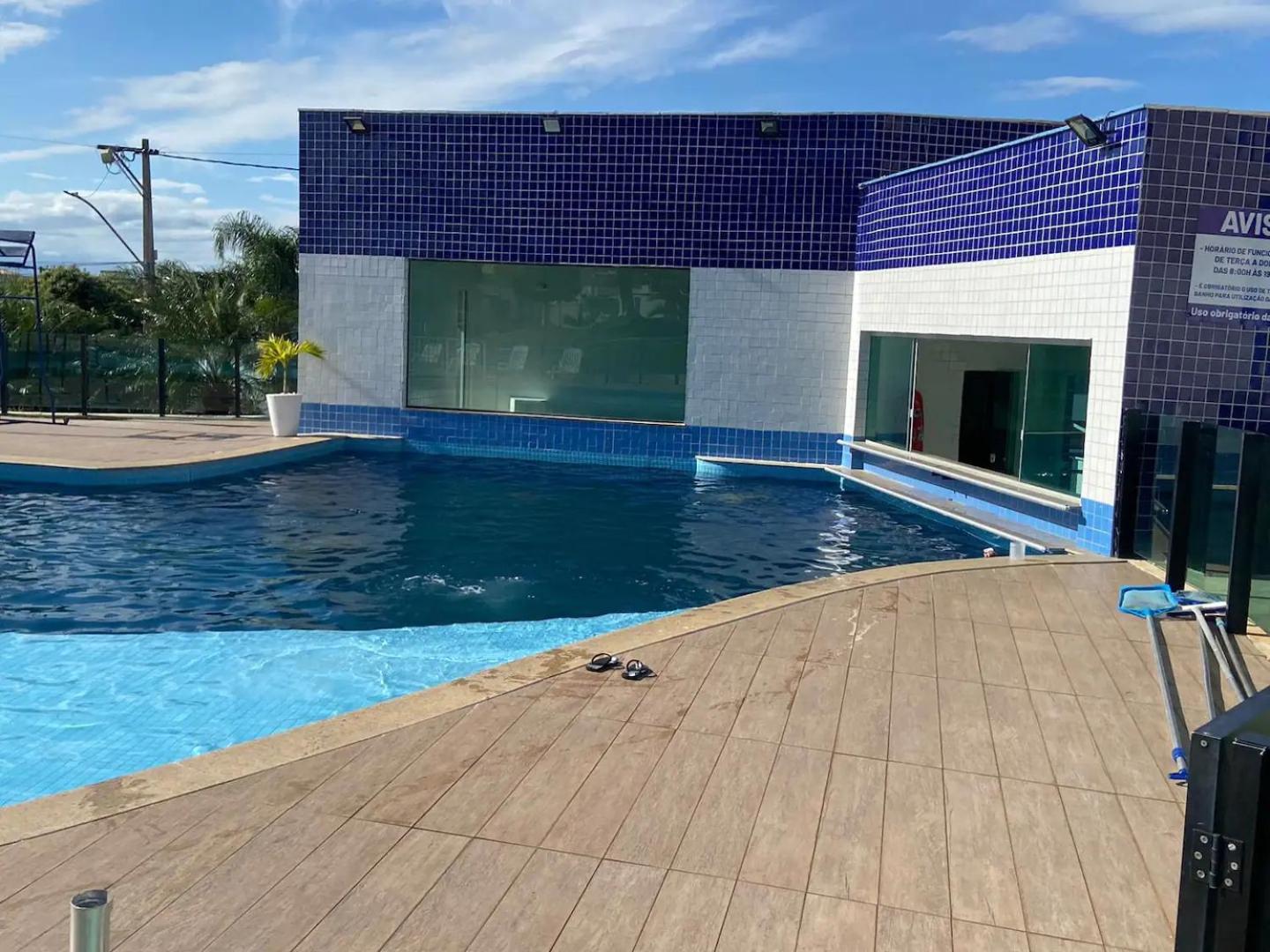 Piscina Aquecida, 5 suítes com ar condicionado, 10km Cabo Frio