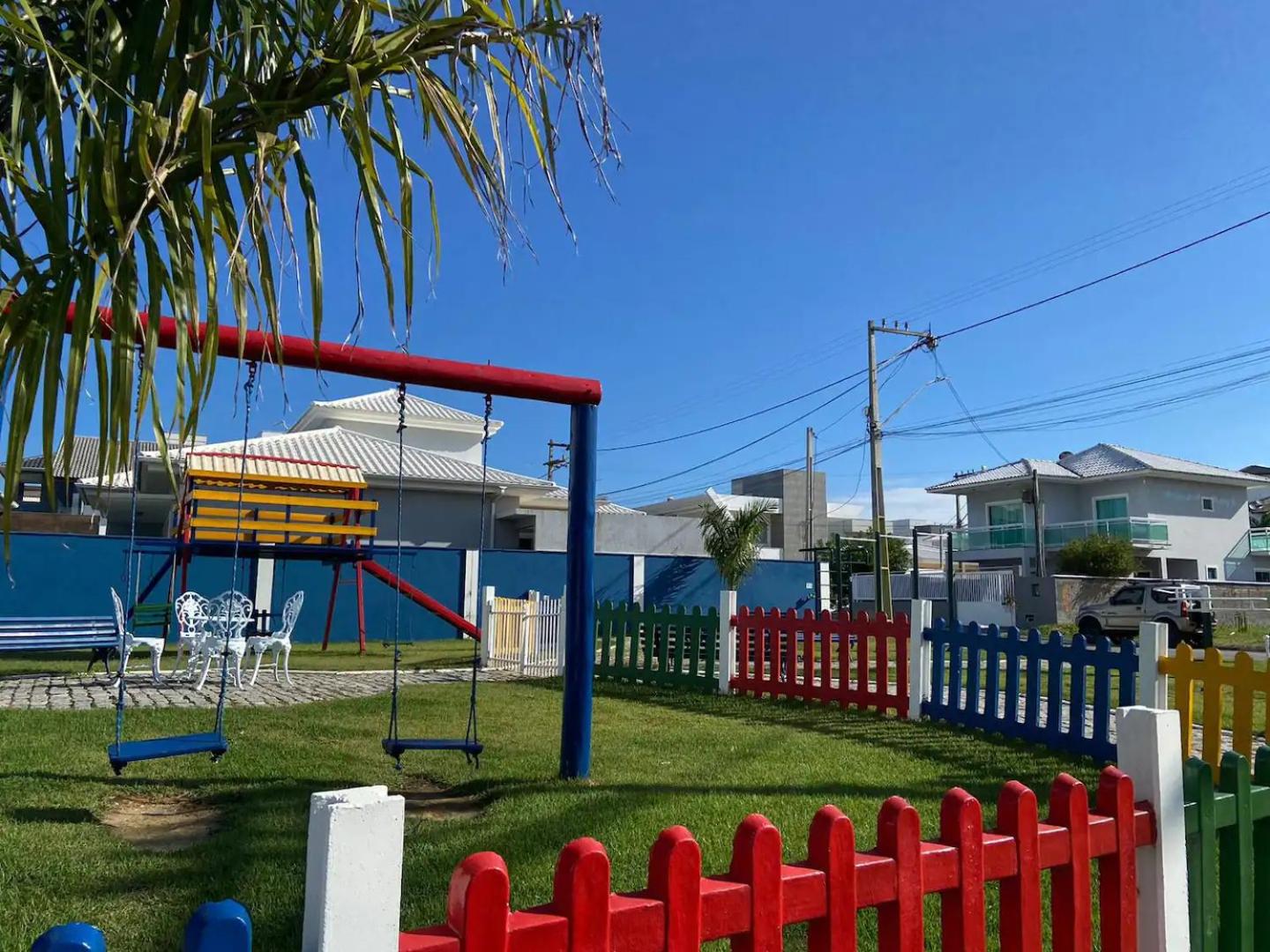 Piscina Aquecida, 5 suítes com ar condicionado, 10km Cabo Frio