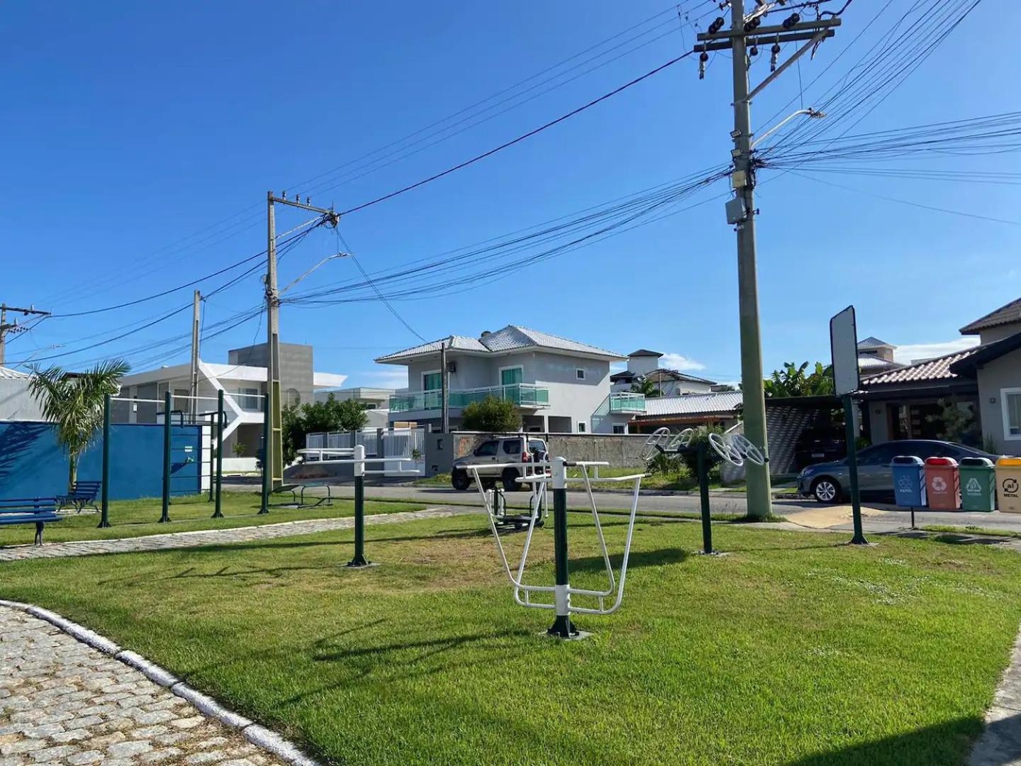 Piscina Aquecida, 5 suítes com ar condicionado, 10km Cabo Frio