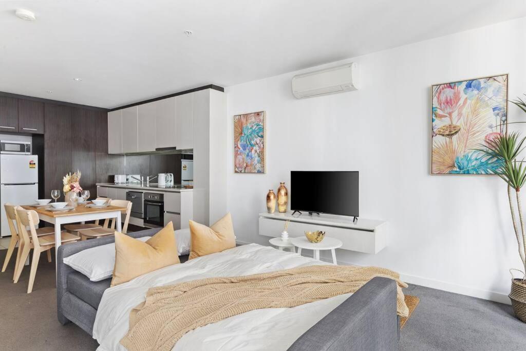 Upper West Side Spencer Heights 2BR 1Car