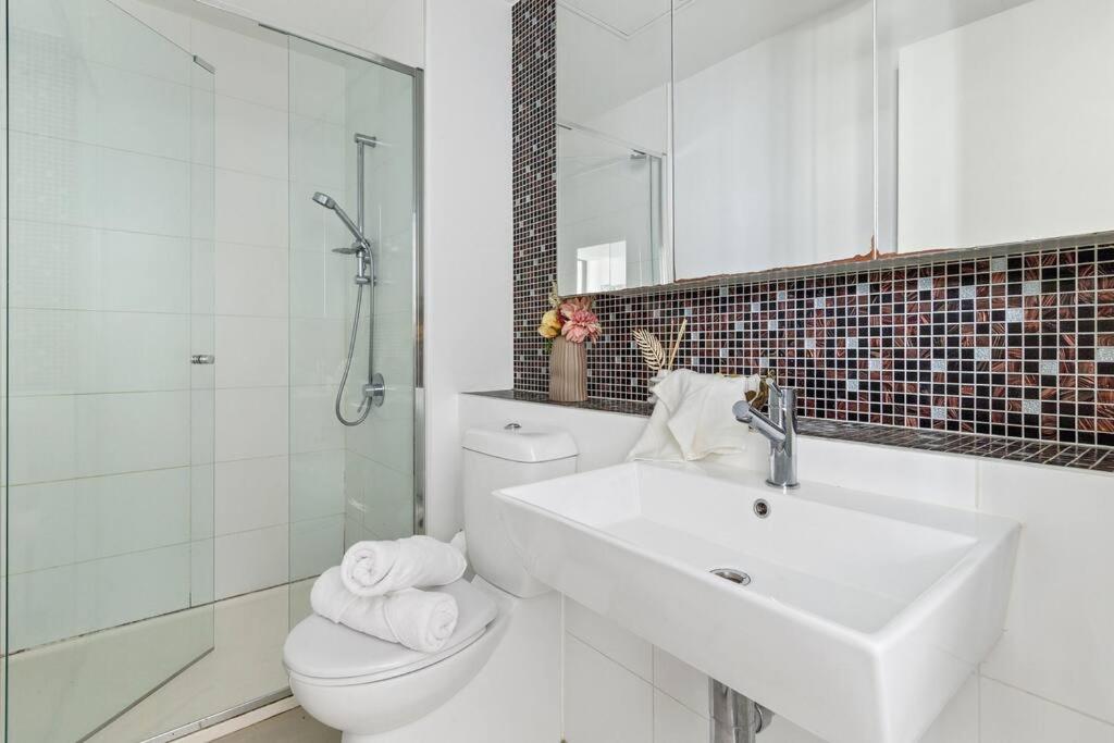 Upper West Side Spencer Heights 2BR 1Car