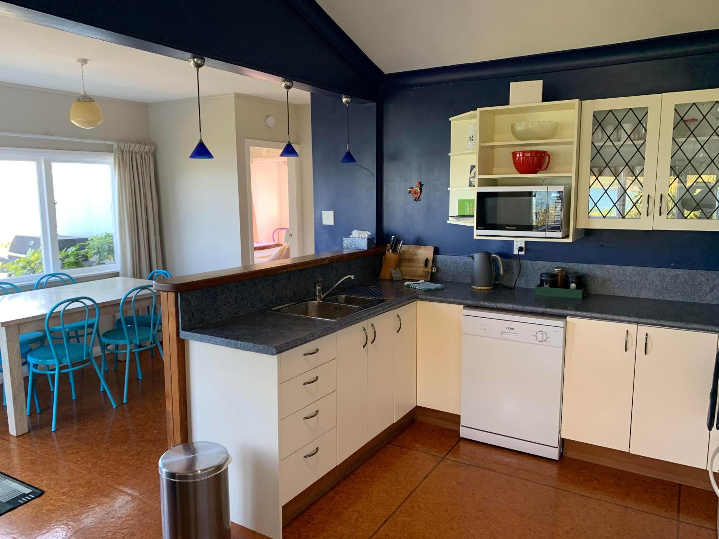 Beach Home with 3 double bedrooms and amazing sea views view 2