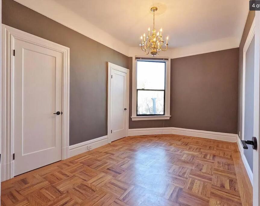 Iconic 3 bedroom with Sweping Bay City Views, 100 Walk Score photo 2
