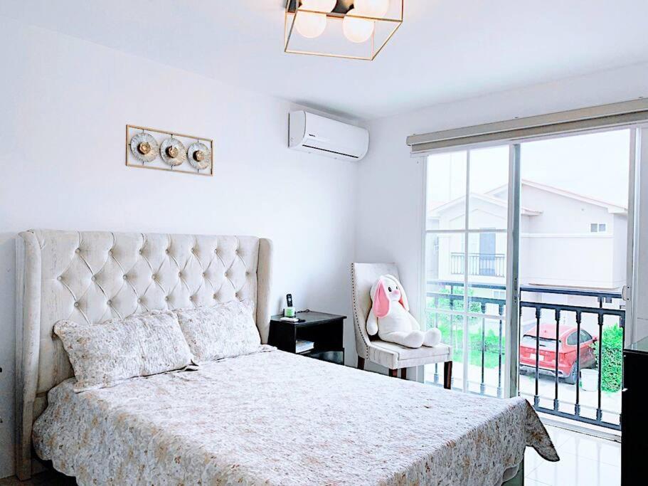 Casa en Urbanización con Piscina Privada
