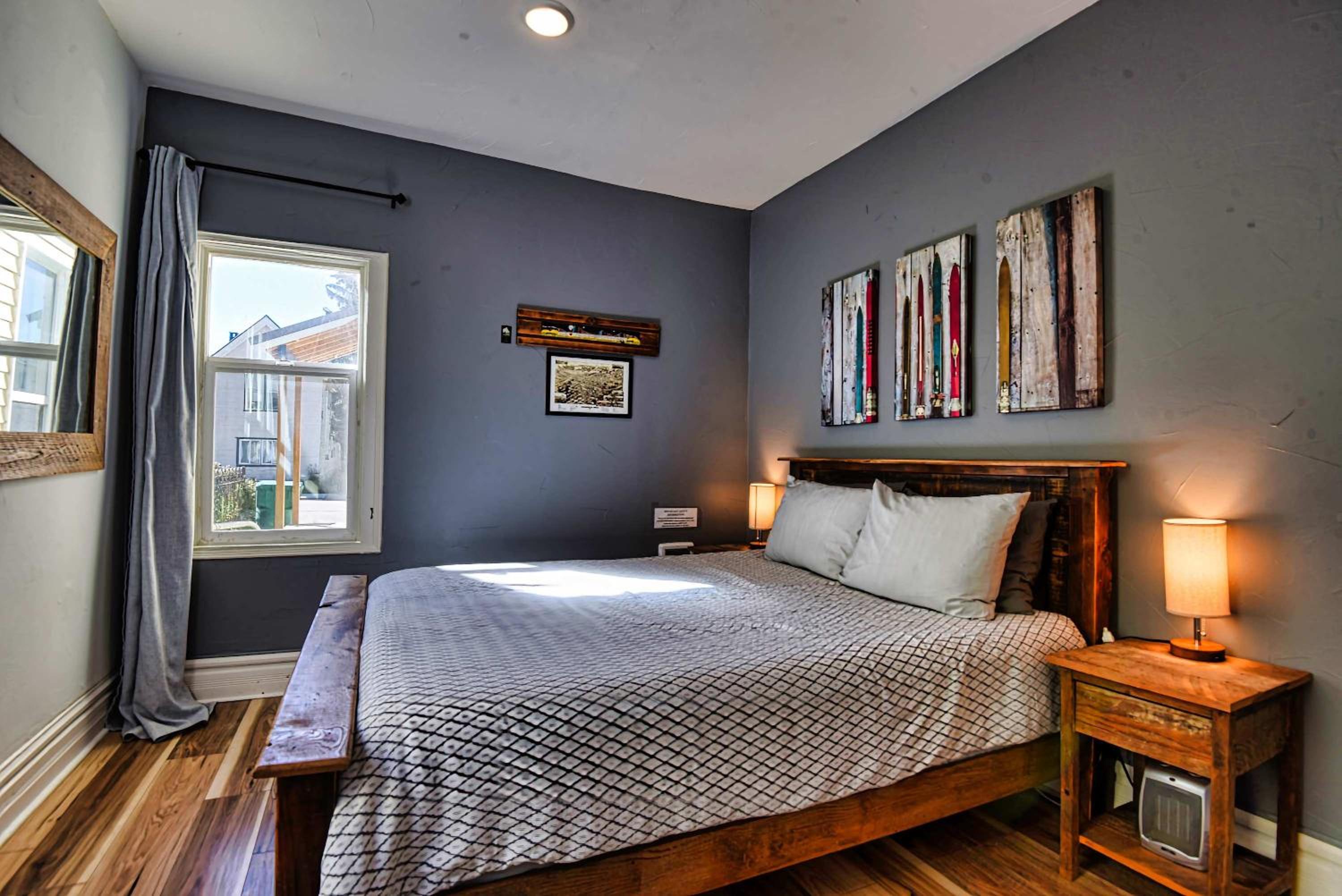 Beautifully Remodeled 2bd in the Perfect Location view 5