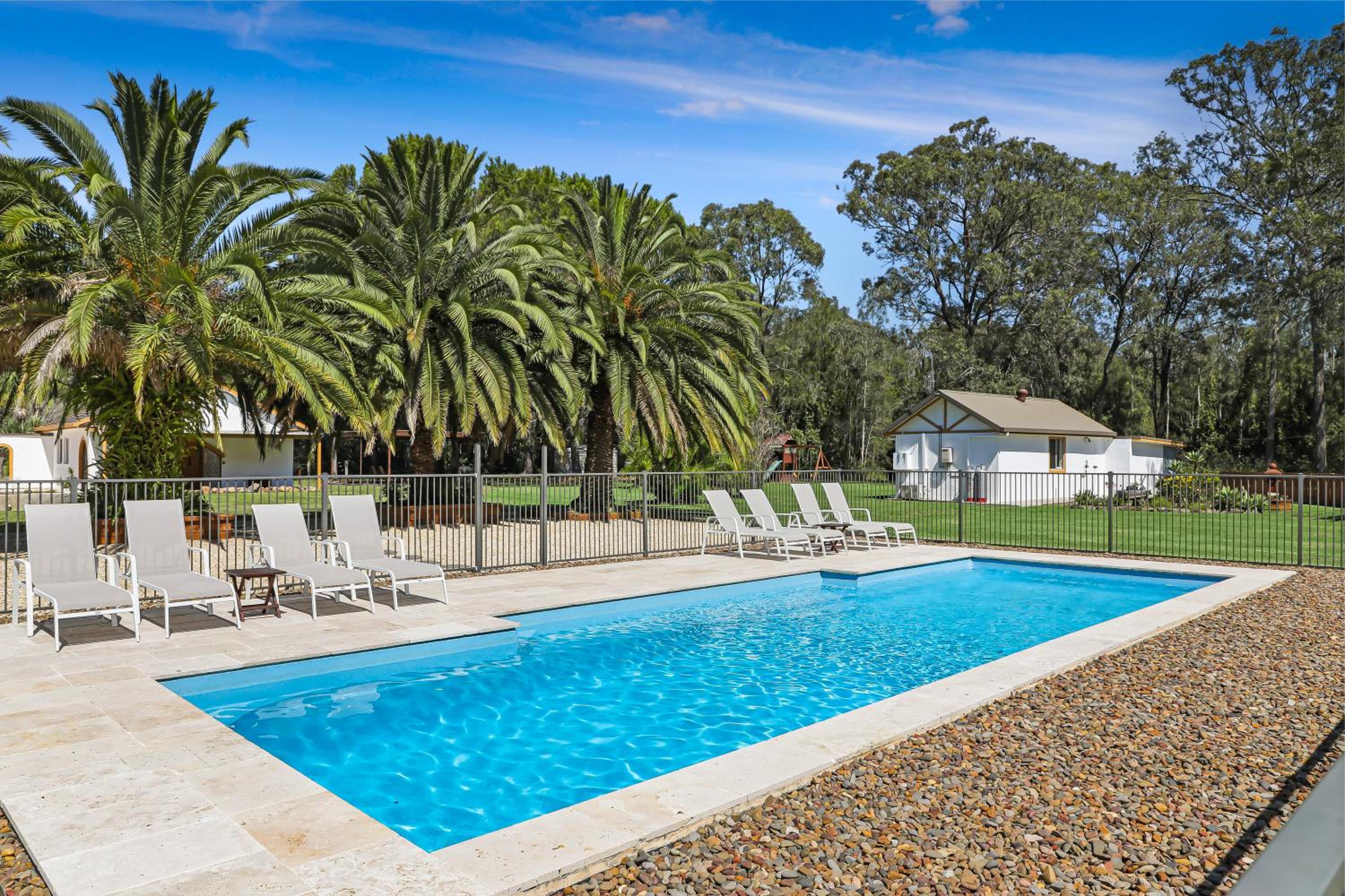 Las Palmas Hunter Valley Estate, 11m Pool, Kangaroos, Fire Pit, Playground