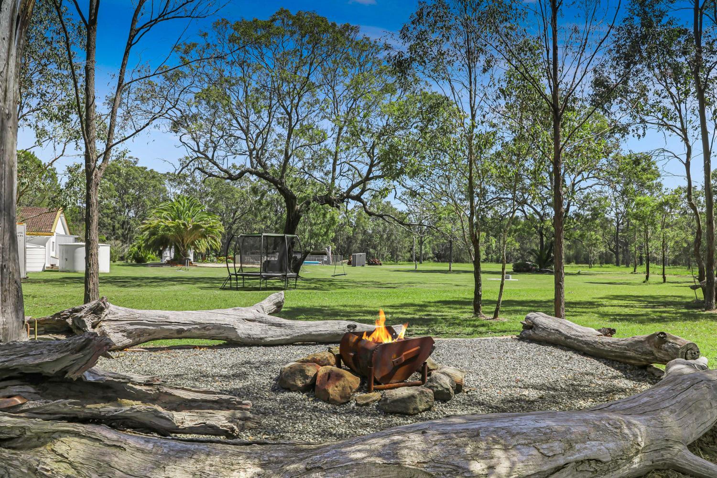 Las Palmas Hunter Valley Estate, 11m Pool, Kangaroos, Fire Pit, Playground