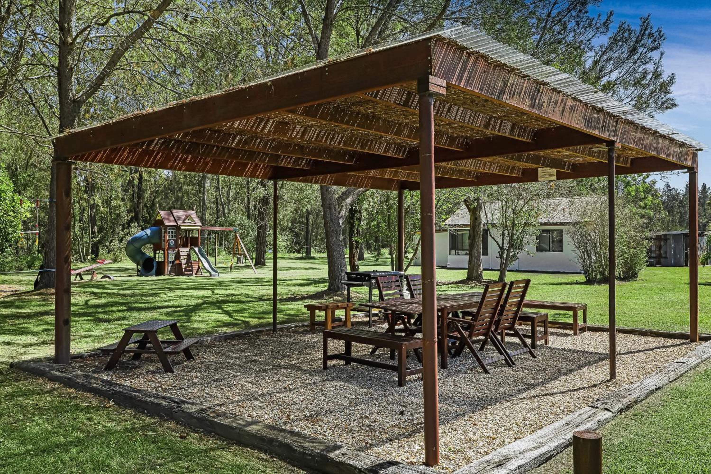 Las Palmas Hunter Valley Estate, 11m Pool, Kangaroos, Fire Pit, Playground